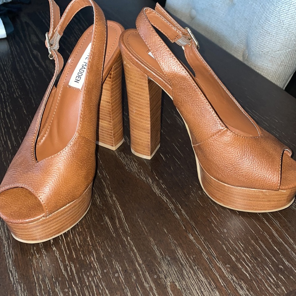 Steve Madden platform heeled sandal